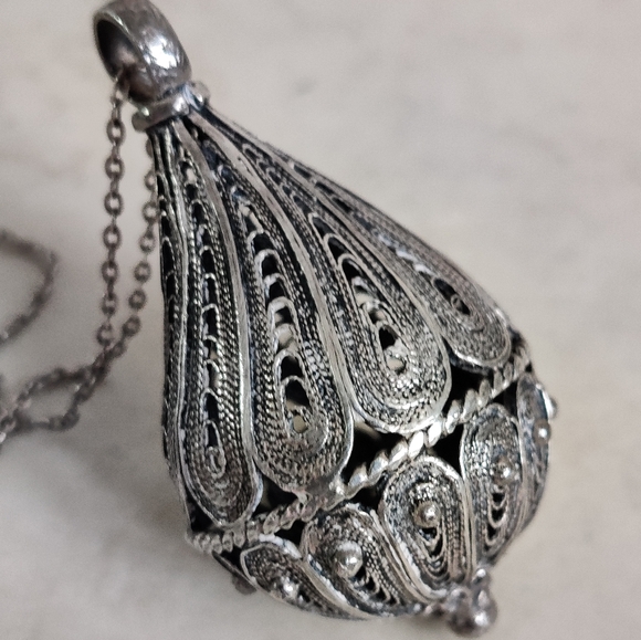 Vintage Silver Filigree Lantern Shaped Pendant Ambergris Amulet Necklace - Picture 11 of 16